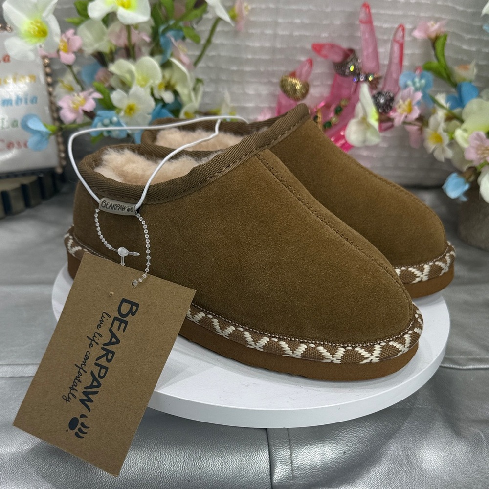 (S4) Bearpaw platform slippers, size 10, new, made of sheepskin, warm and cozy.